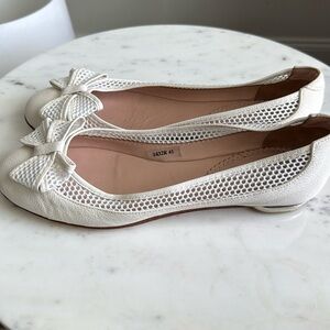 Napoleoni white mesh ballet flats with bow details, Size 10